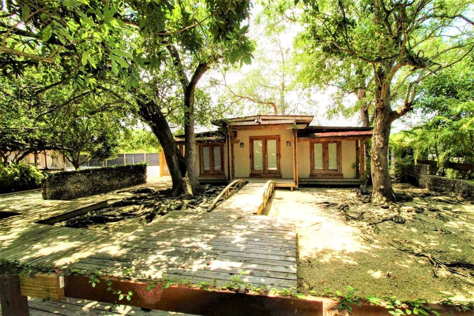 Holiday home Delightful Sukiya Tiny House! Japanese Garden In