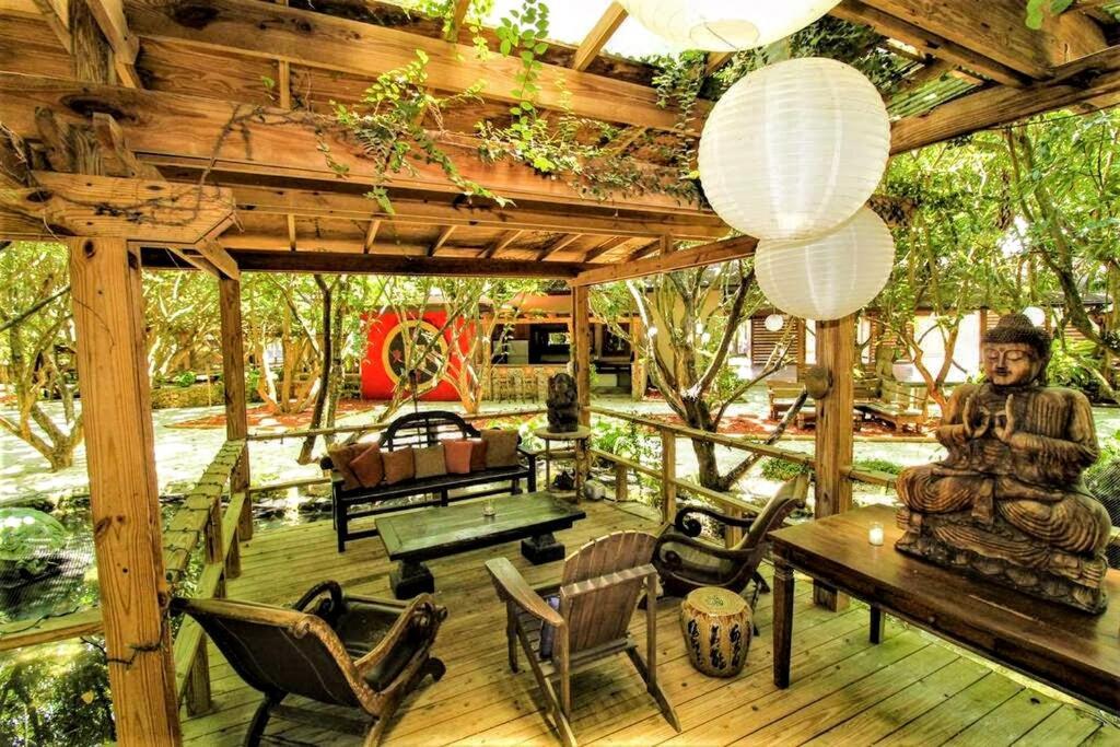 Holiday home Delightful Sukiya Tiny House! Japanese Garden In Homestead